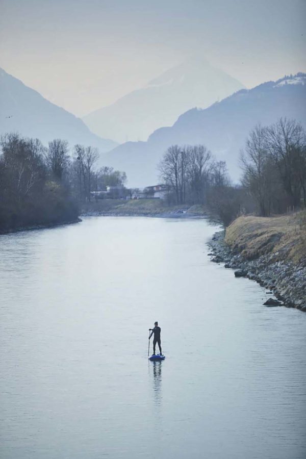 obe-neva-board-sup-in-aktion-gewässer-outdoor